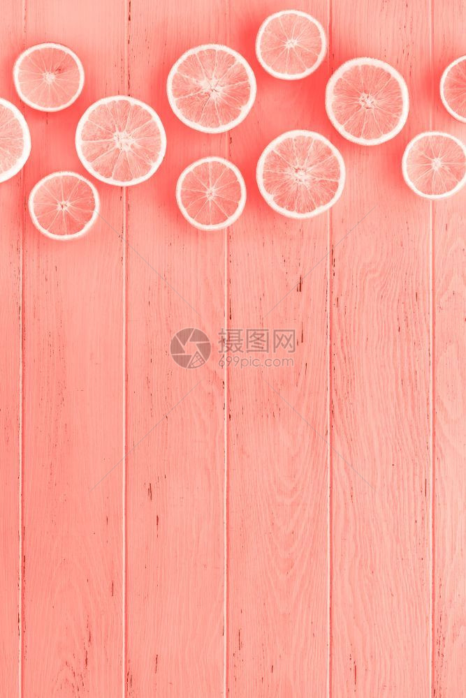 桌子普通话有创意的扫描工作风格平板最顶端展示珊瑚木桌背景上新鲜橙子水果切片复制空间博客或食谱书中最小夏季新鲜柑橘食物图片