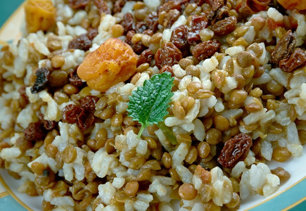 甜的AdasPolow传统伊朗菜米和扁豆普洛夫美食高清图片