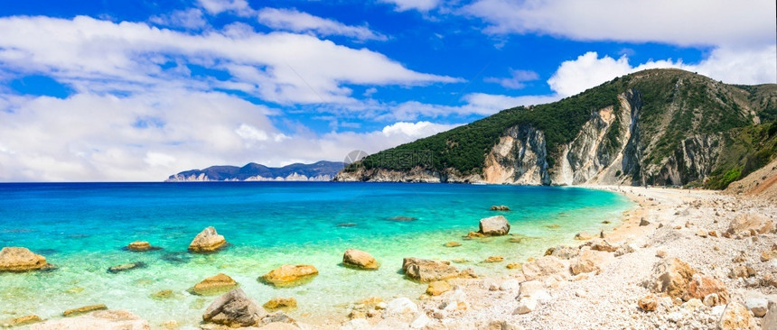 夏天假期游泳凯法利尼亚岛爱奥希腊米尔托斯海滩的壮丽图片