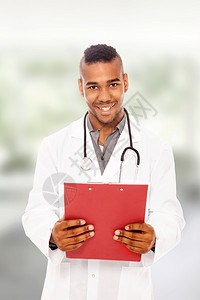 带着翻图的美国医生微笑着疗的工人非洲裔图片