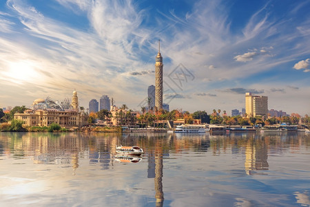 城市埃及尼罗河上的电视塔和开罗市中心埃及尼罗河上的电视塔和开罗市中心夏天海鸥城市的高清图片素材