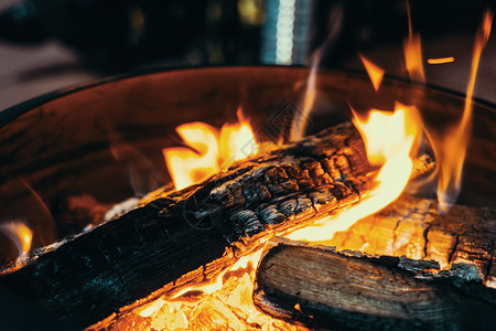 燃烧的木材煤炭高清图片素材