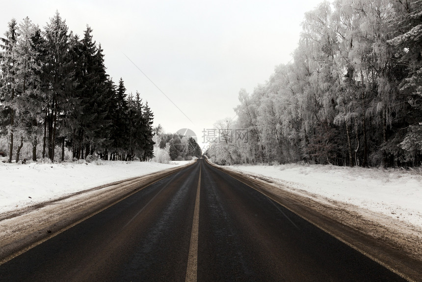 冬季雪在下后出现冬季的雪流在天飘动季拍照灰色的旅行图片