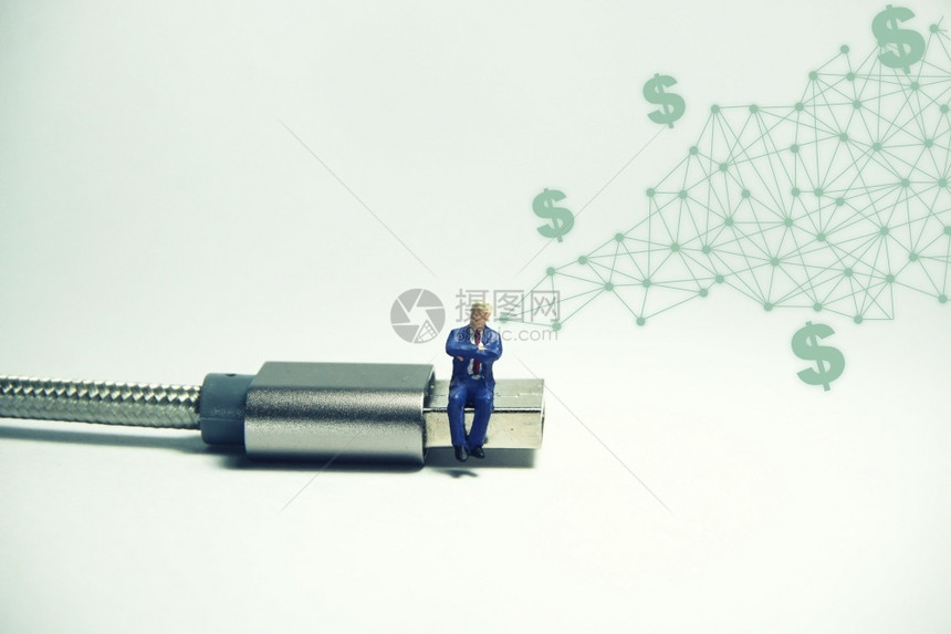 加密货币坐在USB有线E商业概念上的家人物行业金融图片