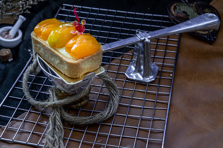 黄色的甜吃传统法国甜点马约姆吉契德Mayomgchidtart放在美丽的背景上马约姆奇德高清图片素材