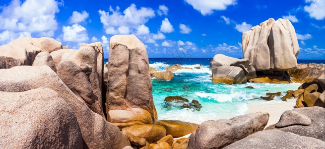 海岸寒意宁静塞舌尔LaDigue岛以花岗岩闻名于世的奇特热带海滩风景图片