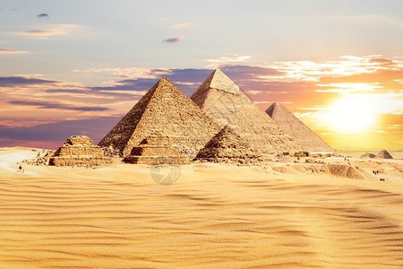 历史开罗日落时埃及的大金字塔世界奇迹之一吉萨著名的图片