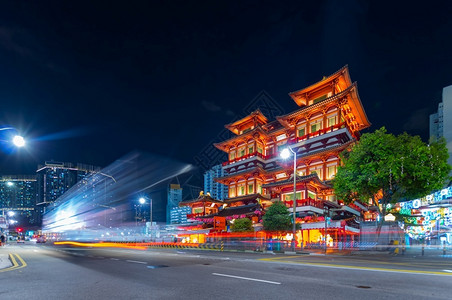 唐人街探案2SINGAPORE新加坡唐人街2号佛牙Relic寺新加坡商业区背景于20年月日在新加坡唐人街的寺庙举行城市景观吸引力神圣背景