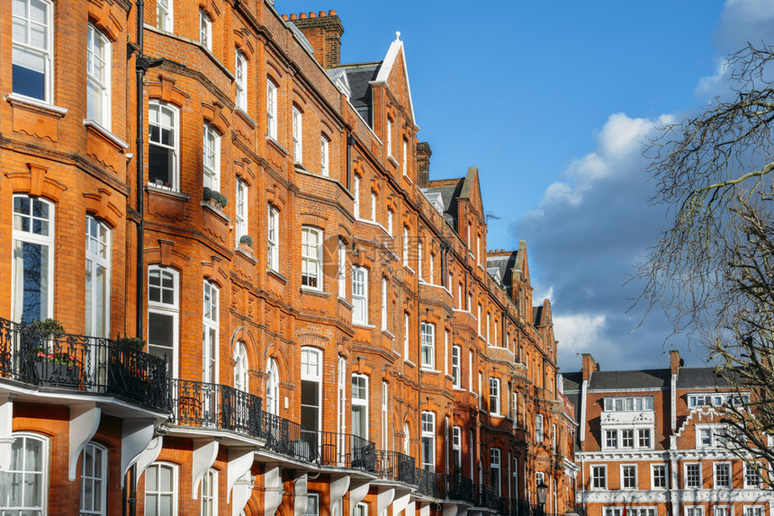 富裕昂贵的爱德华时期红砖公寓通常位于英国西伦敦肯辛顿昂贵的爱德华时期红砖公寓通常位于英国西伦敦肯辛顿家建造图片