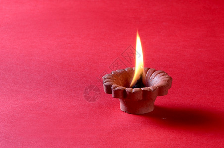 印度教戴瓦利庆典期间点燃的Claydiya灯声欢迎卡片设计印度光节叫做Diwali装饰祷告宗教高清图片素材