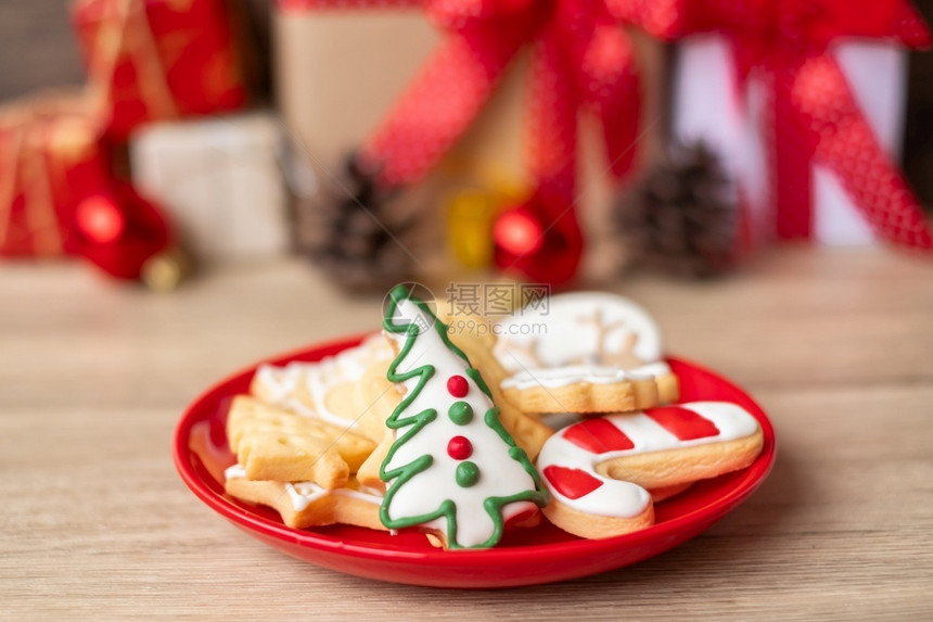 克劳斯圣诞快乐自制饼干在木桌背景Xmas派对节假日和新年快乐概念十二月食物图片