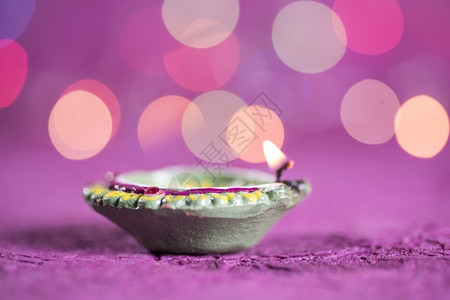 上帝在Diwali庆典期间点燃的Claydiya灯贺卡设计印度光灯节名为Diwali宗教的屠妖节迪亚高清图片素材