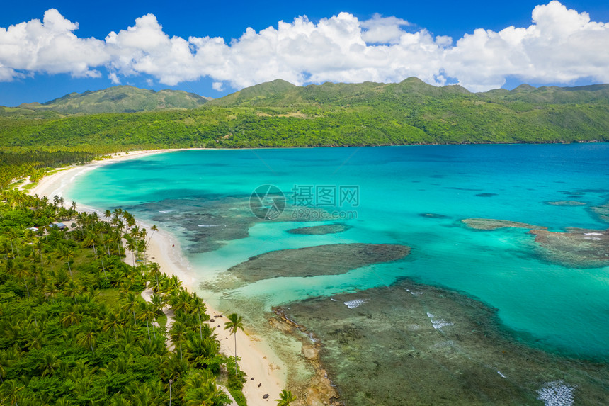 多米尼加RinconBaySamana半岛Rincon海滩极好热带全景的空中摄影晴天目的地旅游图片