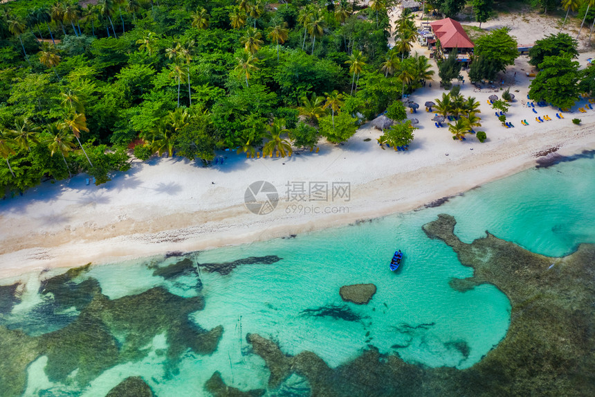 多米尼加Rincon海滩萨马纳半岛的热带海滩白船登风景Rincon海滩岸线冷静的图片