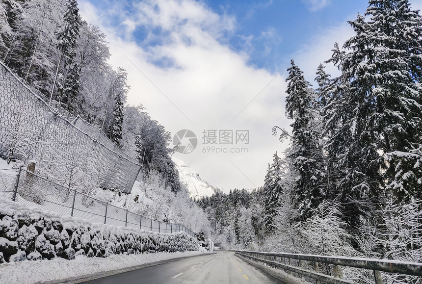 冬季雪景公路图片