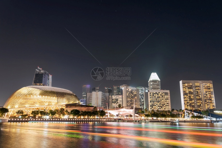 景观城市港口新加坡市中心商业区城景色在夜里明娜湾的天际线市区和摩天大楼黄昏图片