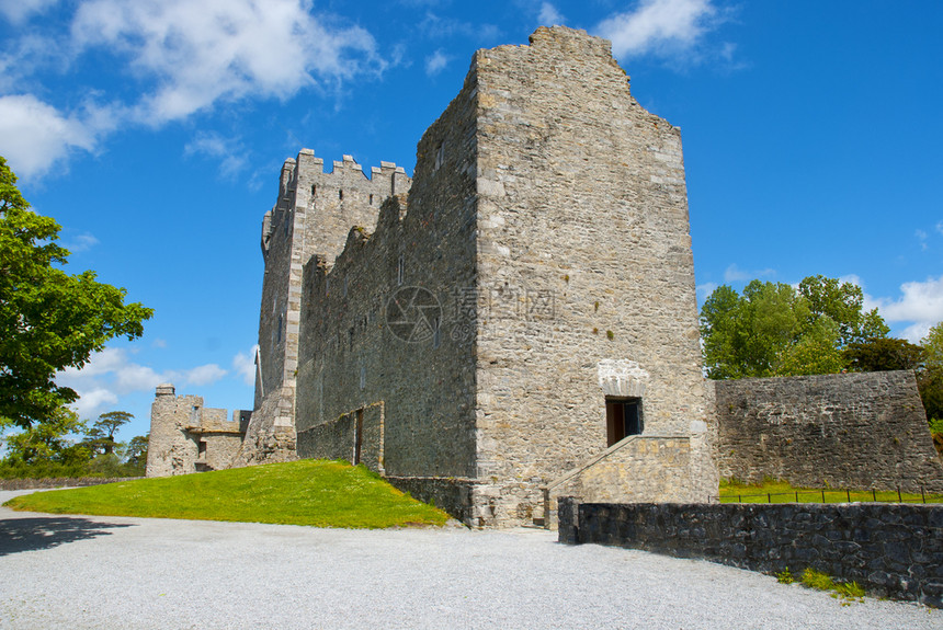 凯尔特人罗斯城堡蓝天爱尔兰凯里县绿色塔图片
