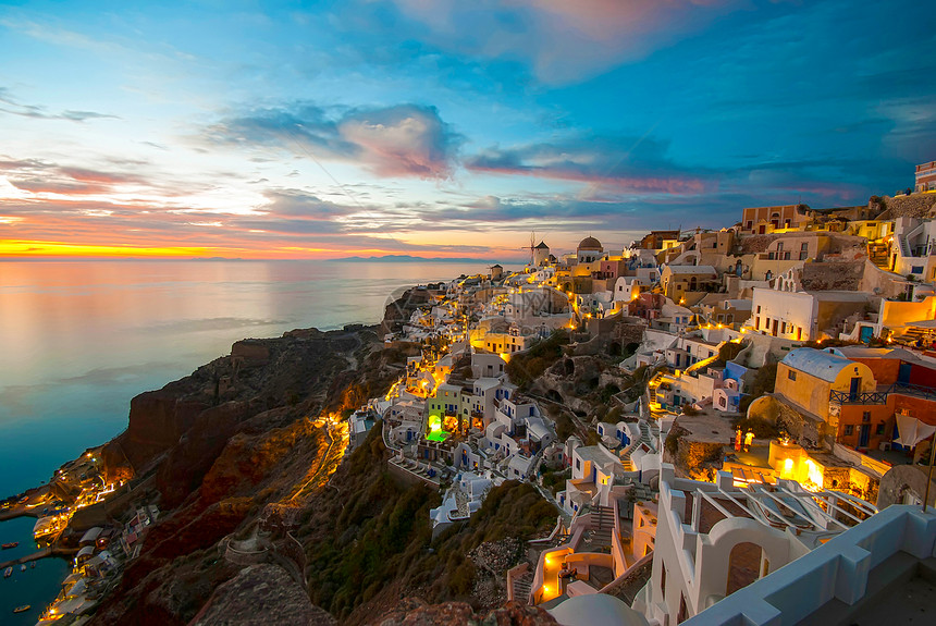 OiaSantorini希腊以浪漫和美丽的日落闻名海传统的屋图片