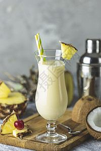 菠萝牛奶椰子液体高清图片