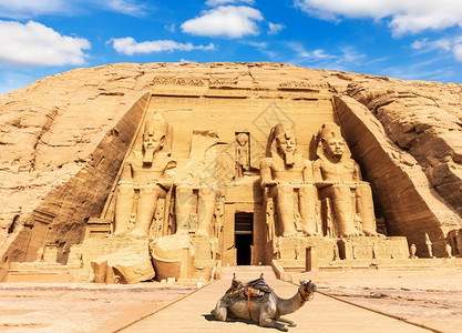 文化王国一种埃及AbuSimbel大寺附近一头骆驼雕塑高清图片素材