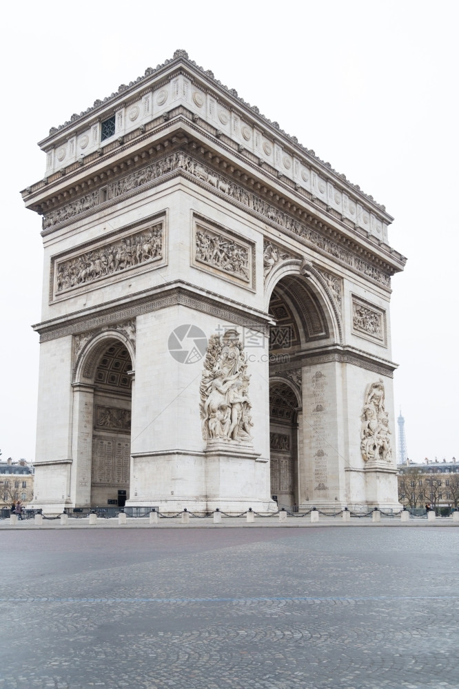城市的在巴黎法国一个悲哀和阴云的日子里著名首都图片