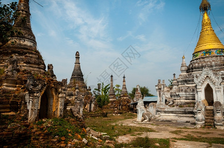 缅甸希帕夫的数个白和金塔缅甸西帕夫的数个白和金塔森林吸引力茚满图片