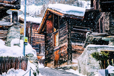 冬季雪景小镇图片