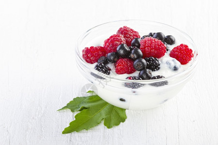 黑莓覆盆子酸奶营养餐图片