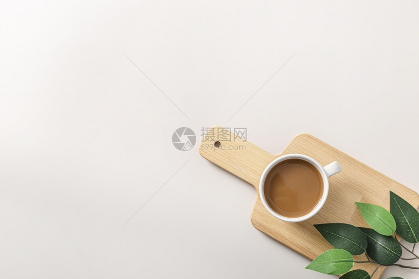 木制的小吃磨上层咖啡杯木制砍纸板复空间分辨率和高品质的美丽照片顶台风咖啡杯木切纸板复制空间高质量美容照片概念高级图像设计图片