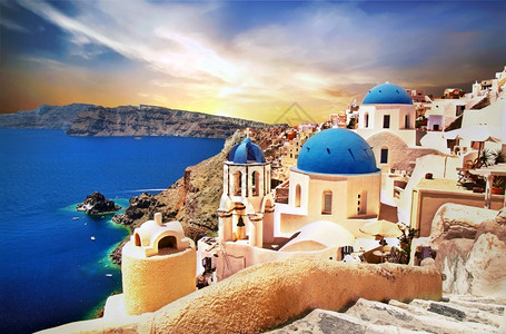标志日落圣托里尼岛希腊的Oia村美丽图片