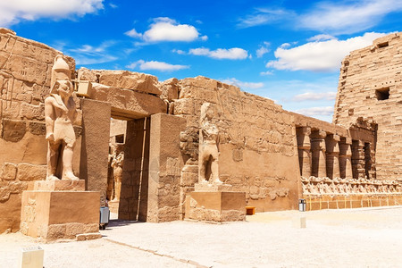 文化寺庙柱子埃及卢克索卡纳寺大法院图片