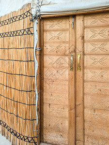 凉亭乌兹别克斯坦屋中亚一个叫Yurt的观夜鸟入口由黄干制成制作高清图片素材