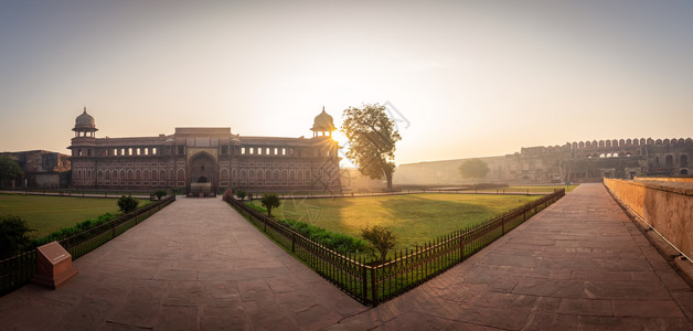 吸引力结石阿格拉堡印度市的一座历史堡垒内院全景阿格拉堡内院全景大厅图片