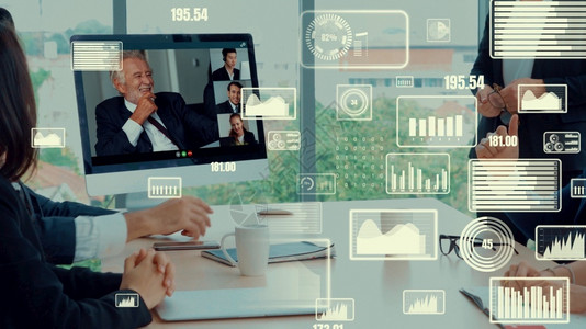 会议主视觉木板视觉的一种企业员工视频电话会议中商务人士的创意视觉营销数据分析和投资决策制定的数字技术概念企业员工视频电话会议中商务人士的创设计图片