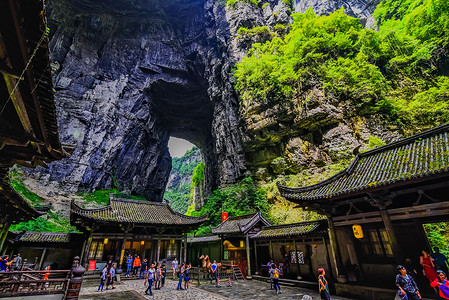 武隆喀斯特绿色景观悬崖长水峡谷Difeng的WulongKarst石灰岩层这是武龙家世界自然遗产的重要组成部分背景