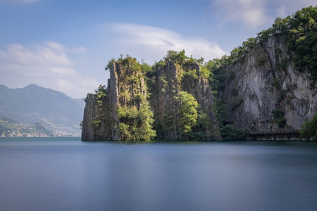 美丽的Iseo湖景色靠近爱的沼泽湾长距离接触照片意大利欧洲伊塞奥海岸图片