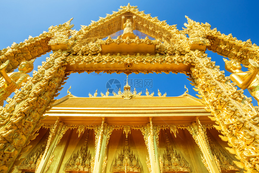 WatPakNamJoeLow是历史中心的一个佛教寺庙是泰国Chachoengsao省的主要旅游景点之一的佛教寺庙假期重大的古老图片