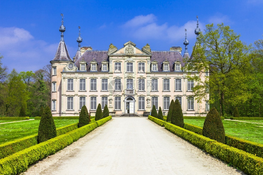 比利时的浪漫城堡Poeke在Aalter市东弗拉德尔旅行游草图片