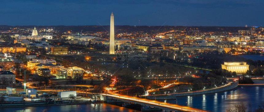 黄昏联合的全景观场华盛顿的府下城可以看到美国会沃斯顿纪念碑林肯馆和ThomasJeurson纪念馆以及旅行的历史和文化概念图片