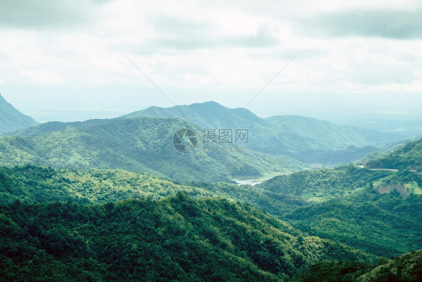 森林泰国北部KhaoKho区Phetchabun省山地景图气候烟雾图片