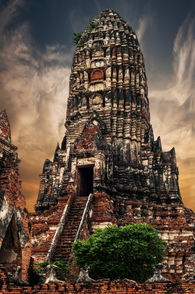 教科文组织公园纪念碑Ayutthaya泰国旅游地貌和目的古老佛教寺庙废墟位于日落天空下ChaiWatthanaram寺庙Ayut图片