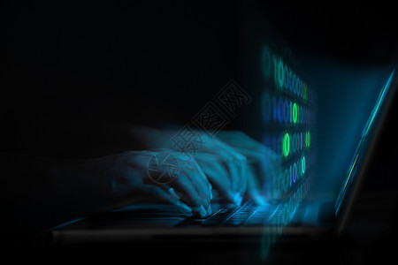 偷窃网络安全互联威胁黑客数字犯罪概念动议使用计算机笔记本电脑攻击网上用户的黑客在二进制号码代包围下秘密身份的数字犯罪概念模糊图像危险设计图片