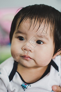 男生近身肖像亚洲可爱的女婴4个月大家庭淑女图片