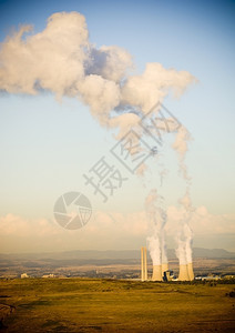 空气燃煤发电站四堆大烟雾一种冷凝水图片
