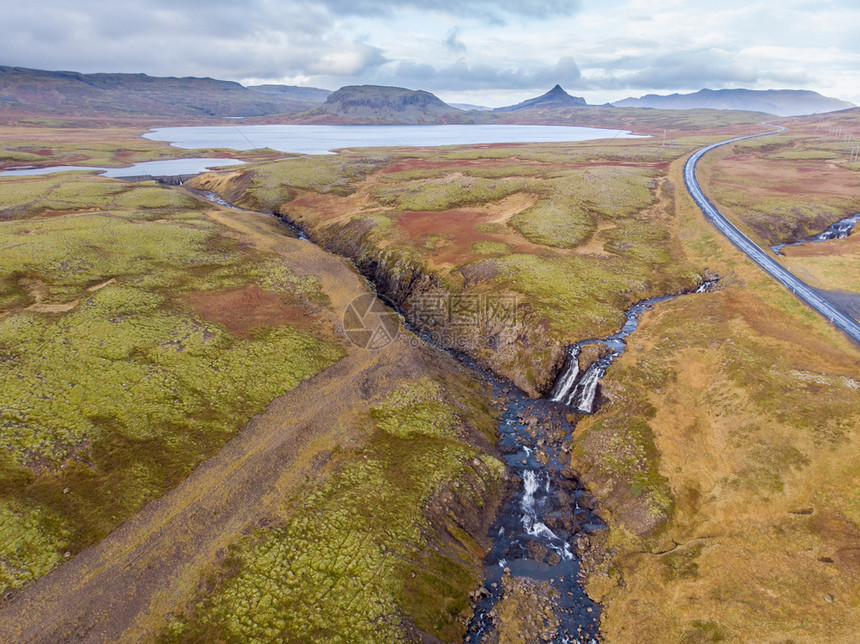 约古沙龙冰岛高地的Landmannalaugar超真实自然景观欧洲美丽的多彩雪山地形以夏季探险和户外步行闻名出自冰兰高原斯奈山冰图片