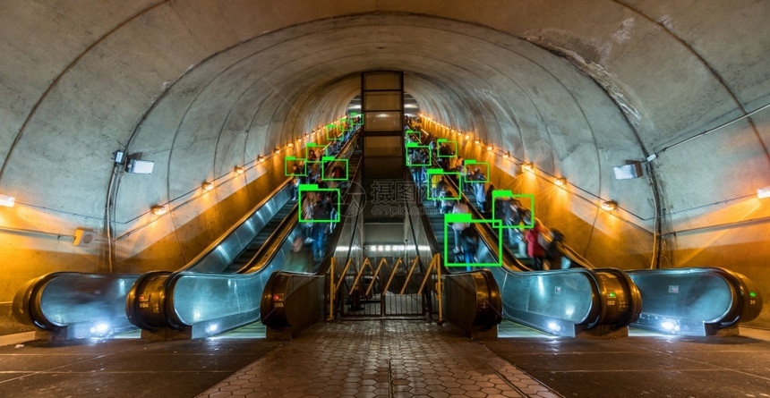 火车人群虚拟的技术面部探测概念深学习技术人工智能关于未定客运旅行与扶梯在Washtondc地铁高峰时段使用自动扶梯的相光模糊之处图片