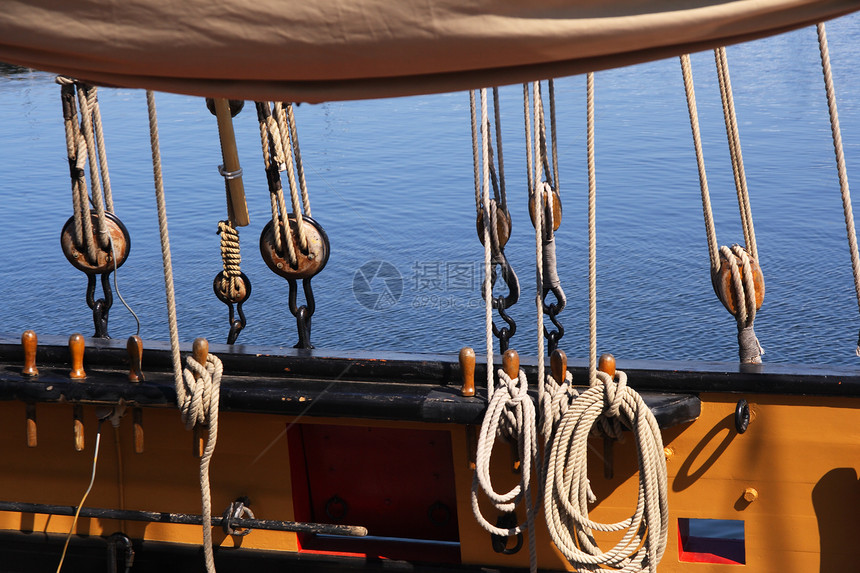 船舶操纵电缆桅杆滑轮港口航海海军帆船运输大篷车历史性图片