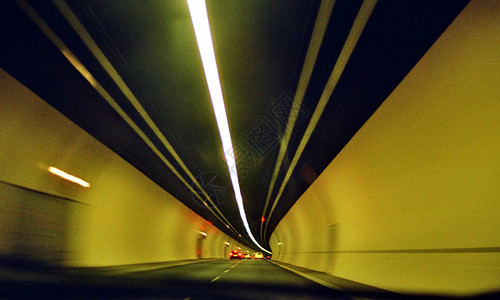 隧道远景背景图片