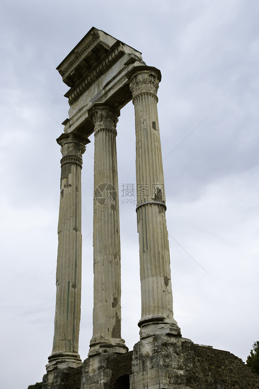 罗马论坛在意大利罗马的废墟旅行建筑学照片假期地标历史性广场柱子图片