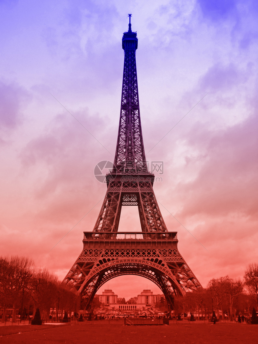 巴黎埃菲尔铁塔金属旗帜蓝色铁塔红色白色首都图片